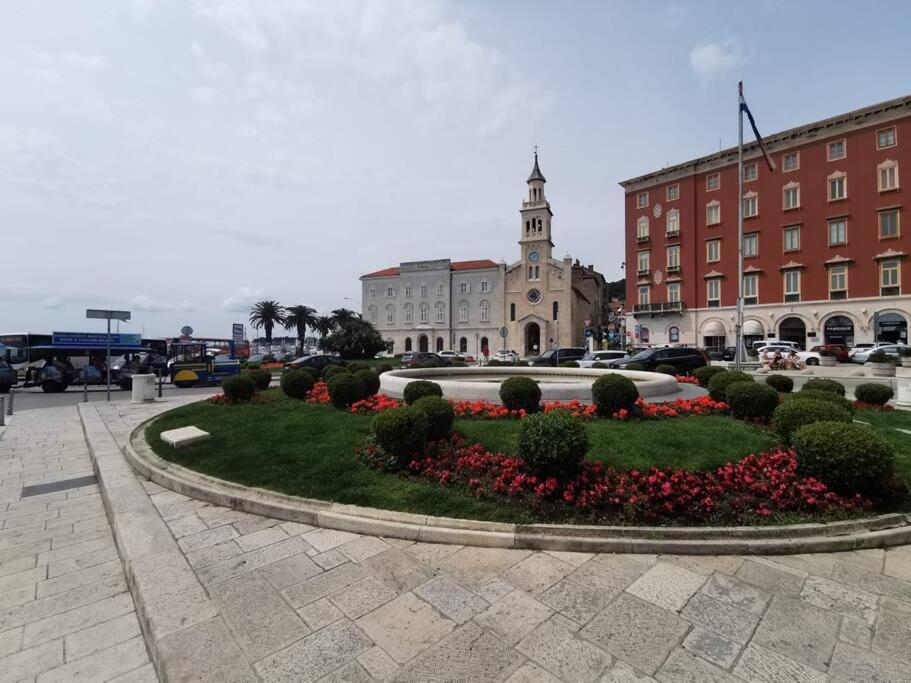 Teni Spalato Esterno foto